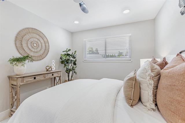 2531 Willowren Way, Pleasanton CA: https://media.crmls.org/mediaz/049d16d8-6a88-4b2a-8059-68a8b5f1aa0d.jpg