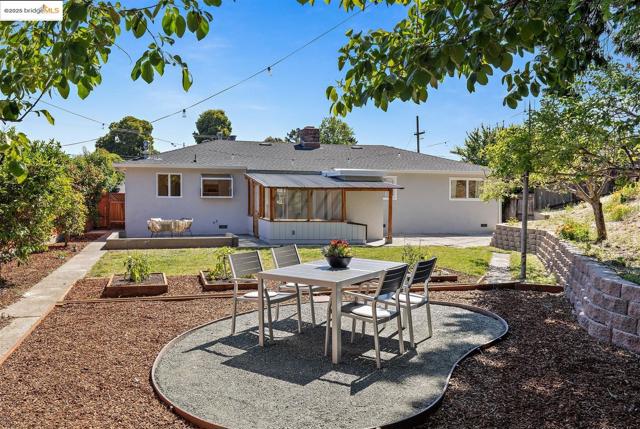 4511 Gregory Way, Richmond CA: https://media.crmls.org/mediaz/049d8563-9001-477f-8dfd-5b287b137712.jpg