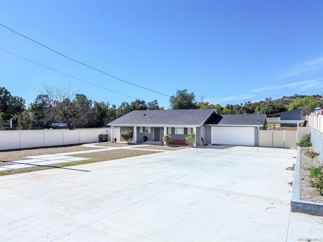 1996 Rohn Rd, Escondido CA: https://media.crmls.org/mediaz/049d9905-487d-41c6-9192-6fed9ae6ab90.jpg