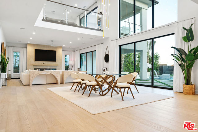 20216 W Albion Way, Porter Ranch CA: https://media.crmls.org/mediaz/049e7884-4bd5-4fec-893c-81cb6ec97282.jpg