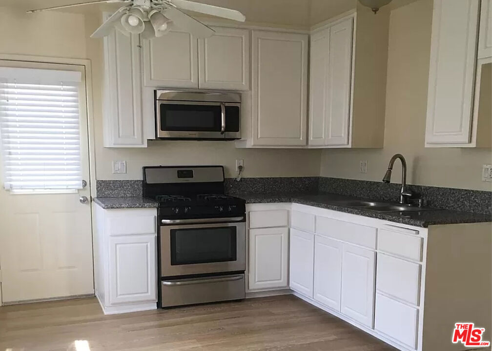 049ee2b5 0c17 4b70 B9b1 6a727c146168