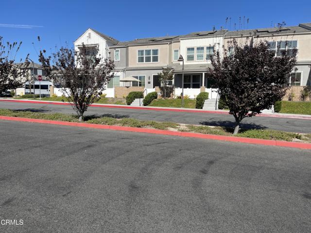 Detail Gallery Image 5 of 67 For 130 Farmhouse Dr #2,  Simi Valley,  CA 93065 - 3 Beds | 2/1 Baths