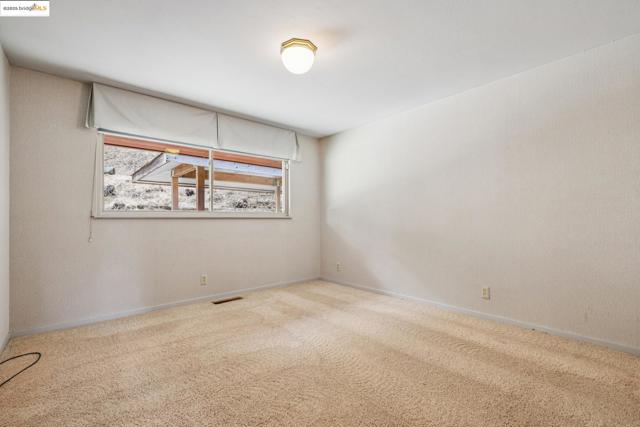 5201 Alhambra Valley Rd, Martinez CA: https://media.crmls.org/mediaz/049f2f38-53ae-49a3-992c-8a41823f6381.jpg