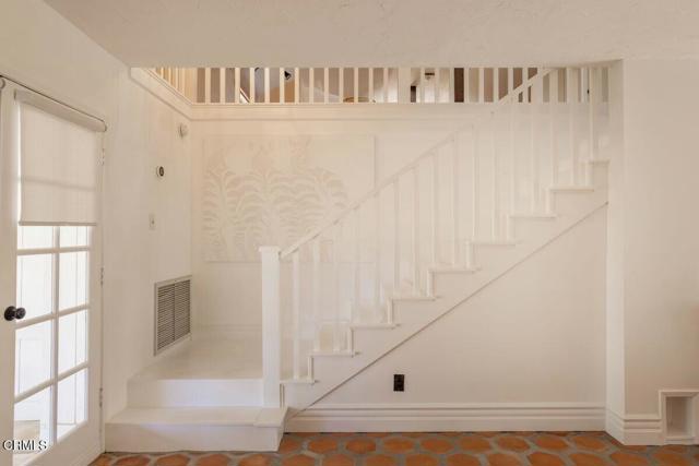 930 Fairview Road, Ojai CA: https://media.crmls.org/mediaz/049f5ae5-7611-4c22-9939-ccad85ab45e6.jpg