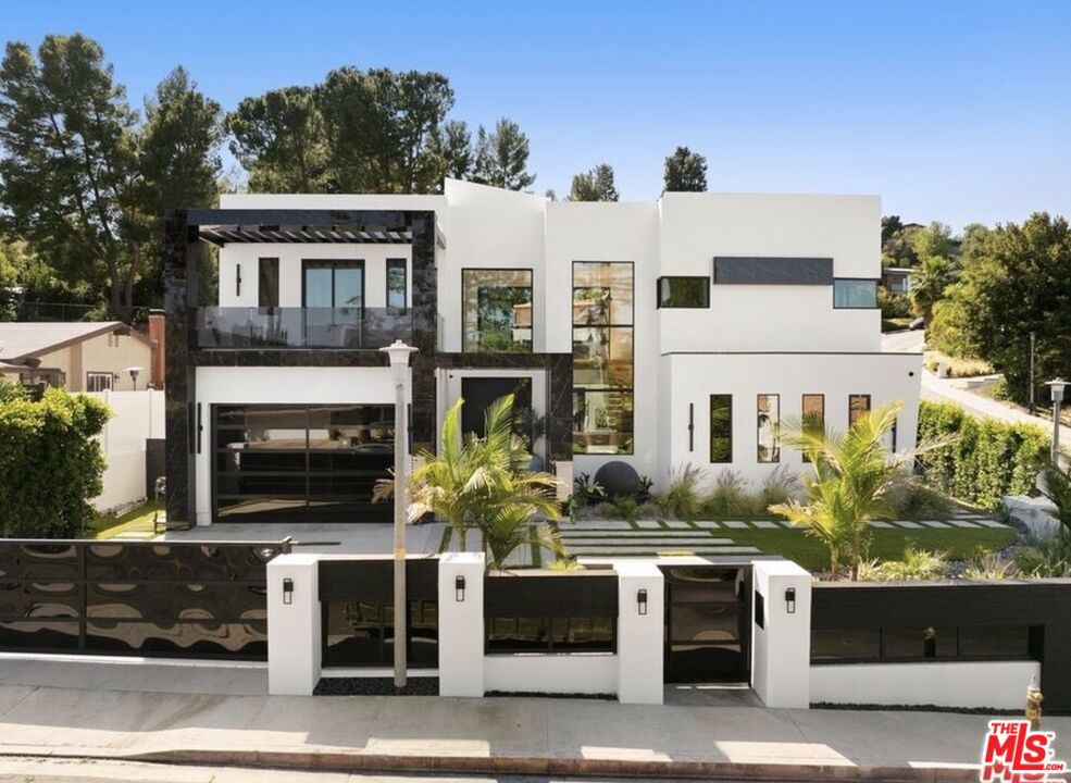 MLS #26866295 image #2