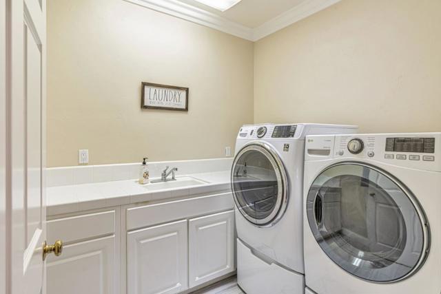 25061 Hidden Mesa Court, Monterey CA: https://media.crmls.org/mediaz/049f75ea-02f3-44d0-80d0-aafb2f4306d6.jpg