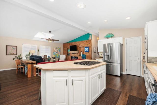 1600 E. Vista Way, Vista CA: https://media.crmls.org/mediaz/049f9bea-d8b6-498d-a040-3fffd402ab65.jpg