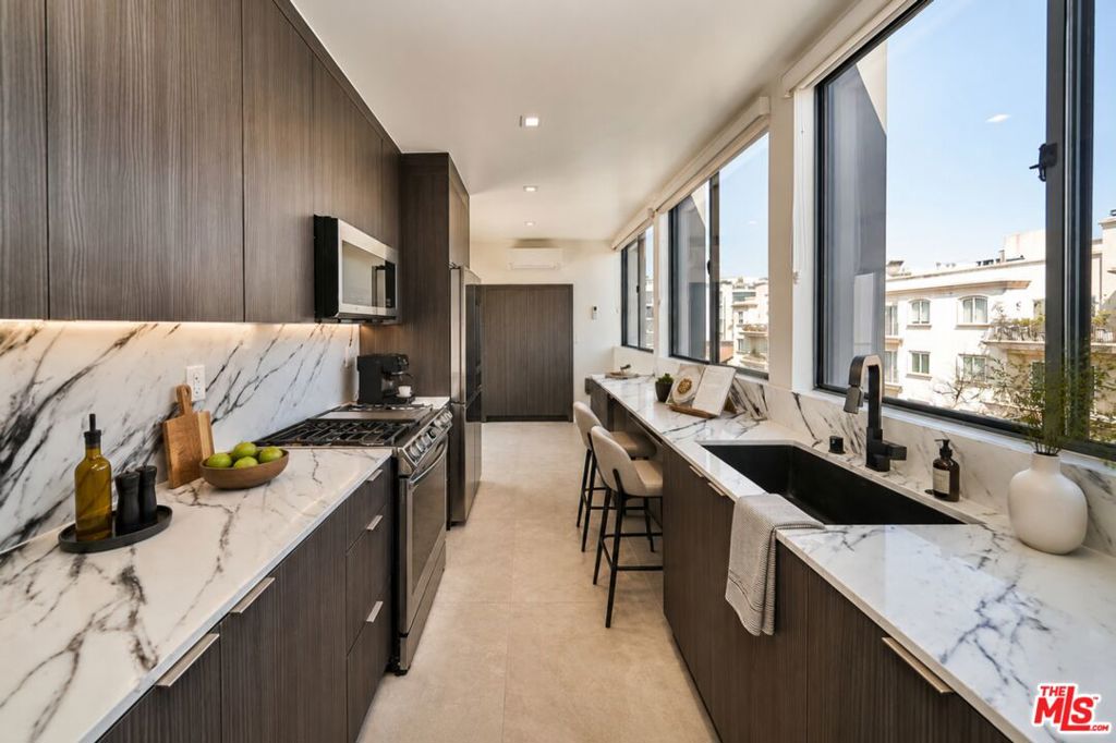 145 S Maple Drive #401