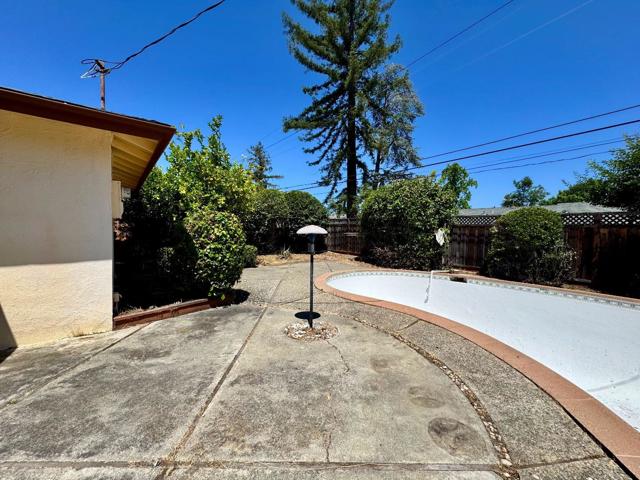 6757 Devonshire Drive, San Jose CA: https://media.crmls.org/mediaz/04a08011-fae0-42df-9bc1-a8525c8a2da3.jpg