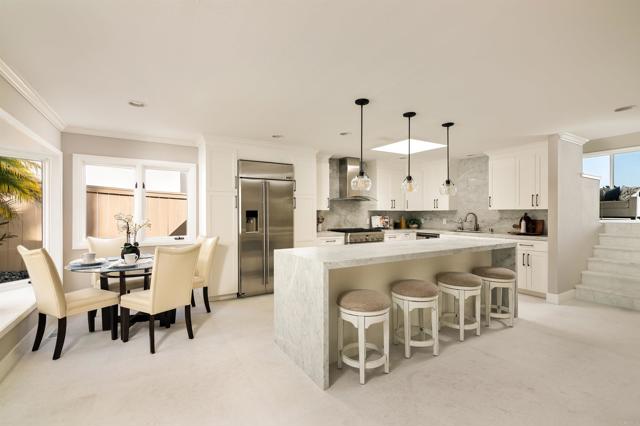 5918 Germaine Lane, La Jolla CA: https://media.crmls.org/mediaz/04a0f6b0-b0ab-4f0f-9031-d1dd16711f9f.jpg