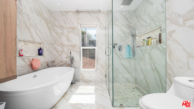 2655 Saxon Drive, Los Angeles CA: https://media.crmls.org/mediaz/04a23bab-dfbf-41b6-921f-f046f81d49bc.jpg