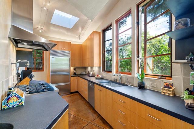 705 University Avenue, Los Altos CA: https://media.crmls.org/mediaz/04a24c6d-6a62-4275-bd42-157c914694c2.jpg
