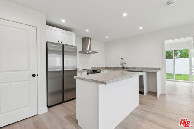 6731 Delco Avenue, Winnetka CA: https://media.crmls.org/mediaz/04a25d64-726f-40ca-86ac-0969a13de7a2.jpg