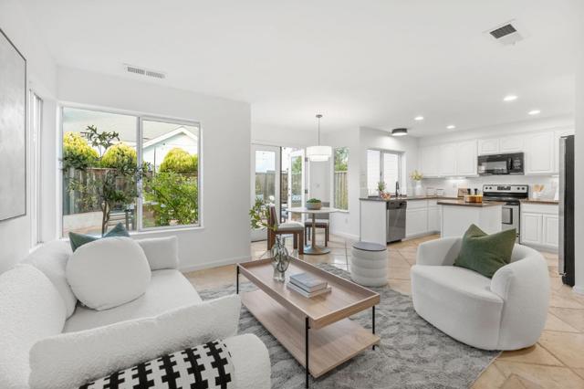 445 Mcdonnel Road, Alameda CA: https://media.crmls.org/mediaz/04a26768-bca0-4b9f-9867-70f24303a6b8.jpg