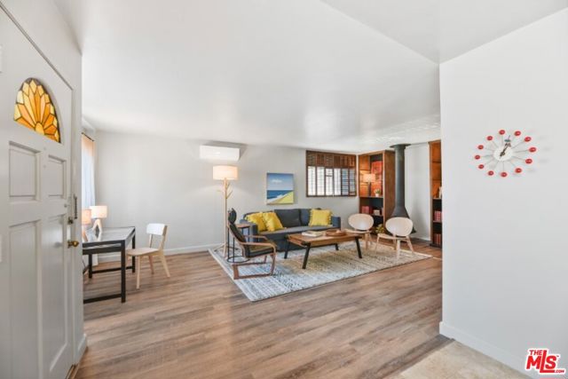 12784 Via Cortina, Del Mar CA: https://media.crmls.org/mediaz/04a2782c-13fd-4ae2-8516-5c82348b4e85.jpg