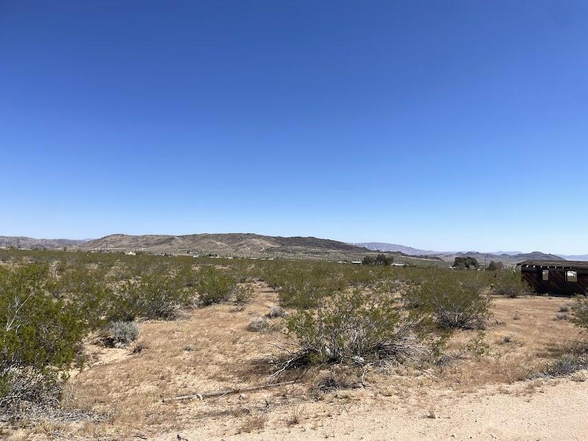 https://media.crmls.org/mediaz/04a2b17d-0782-4b22-893d-8a9f6aec78d9.jpg?preset=X-Large