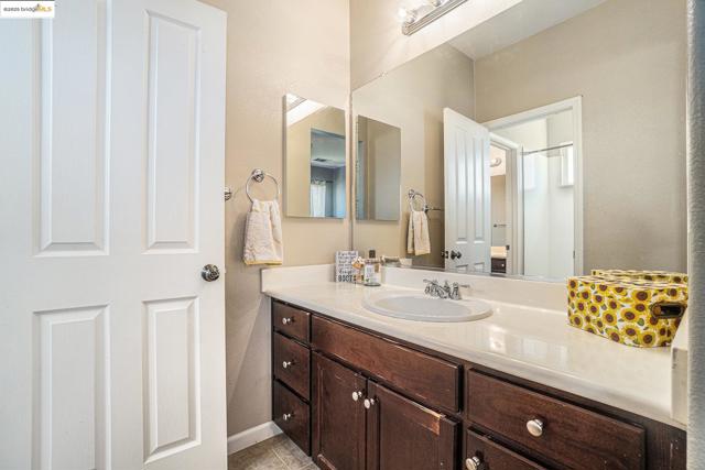 583 Sawgrass Way, Oakley CA: https://media.crmls.org/mediaz/04a3a602-1afc-4211-a033-a91f4abb1216.jpg
