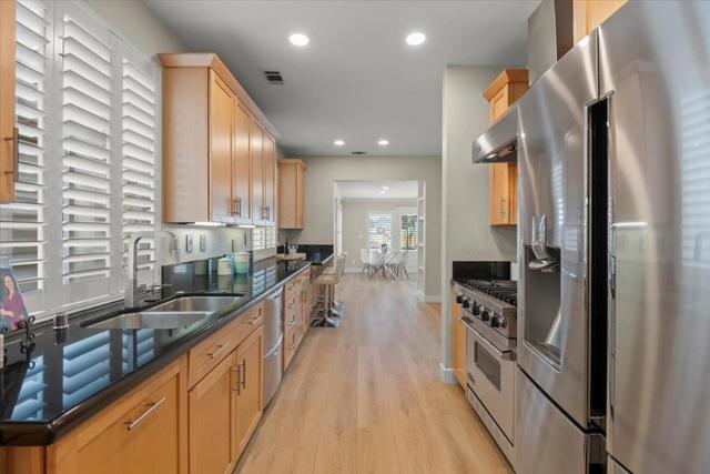 272 McDonnel Road, Alameda CA: https://media.crmls.org/mediaz/04a4555b-b171-49ed-807d-bf0b45f85206.jpg