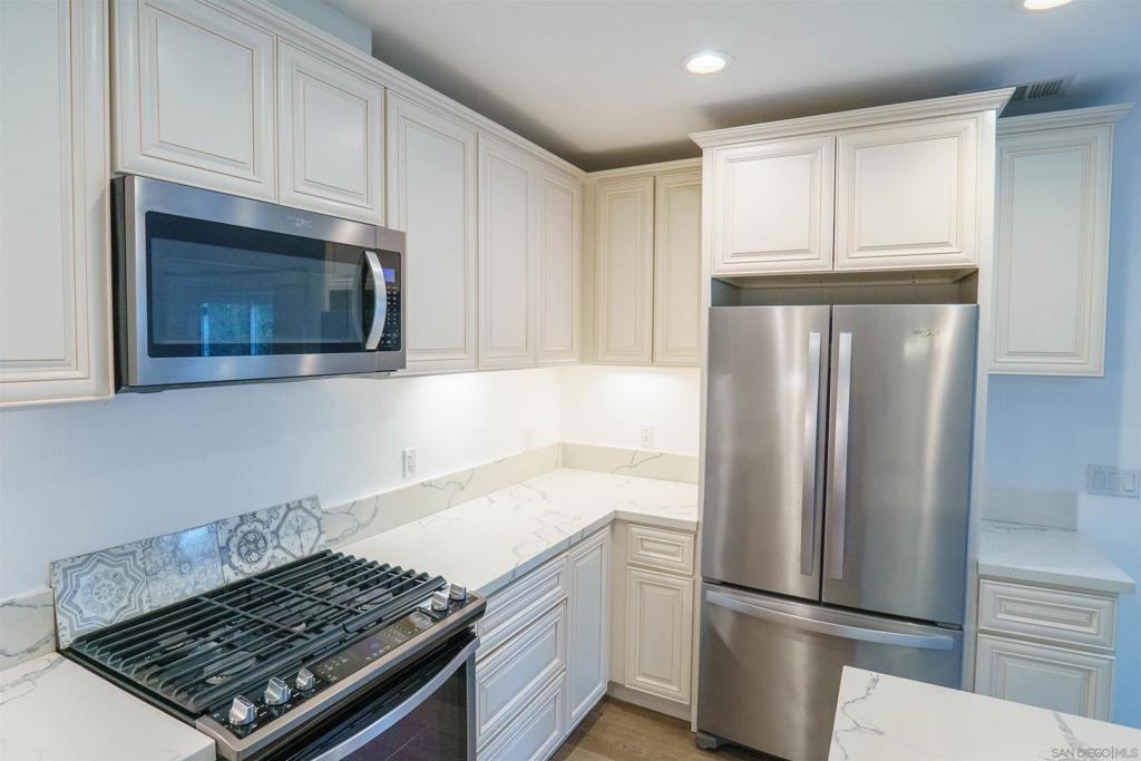 MLS #250018206SD img 6