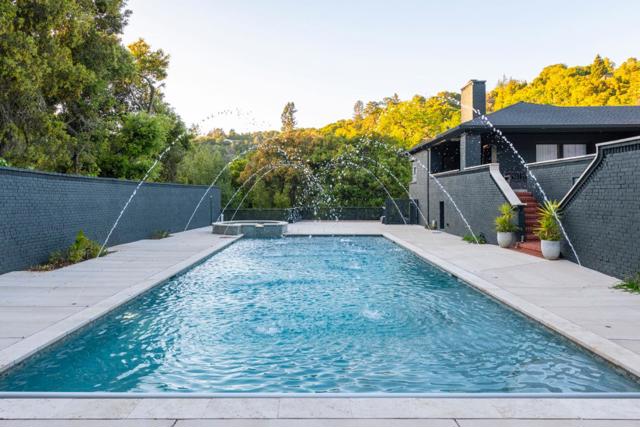 12 Las Aromas, Orinda CA: https://media.crmls.org/mediaz/04a58e3e-3c5c-41d6-8f95-7aca24256360.jpg