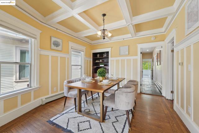 2002 Chestnut St, Oakland CA: https://media.crmls.org/mediaz/04a5c94f-cb5b-4671-a4a1-f4710960c6e7.jpg