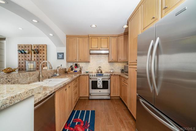 Image 7 of 45 For 2955 Ocean Street  19