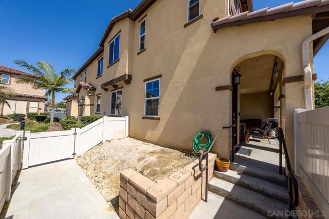 1709 Santa Carolina, Chula Vista CA: https://media.crmls.org/mediaz/04a65c48-5797-450b-8770-191d19da292a.jpg