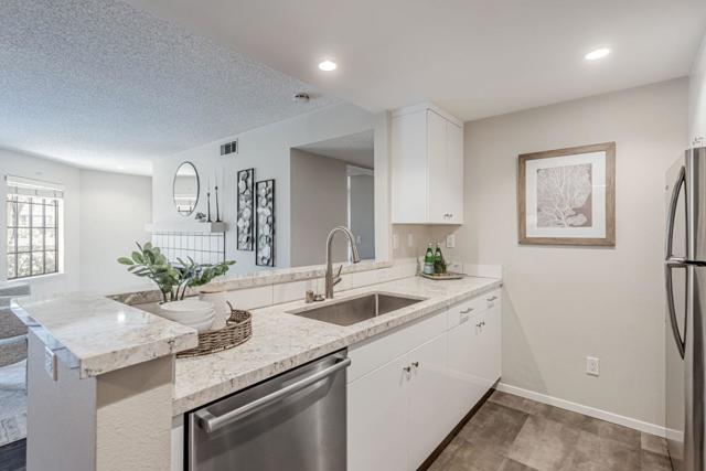 1689 Via Laguna, San Mateo CA: https://media.crmls.org/mediaz/04a6708a-e02b-44b0-8219-1660199dd84d.jpg