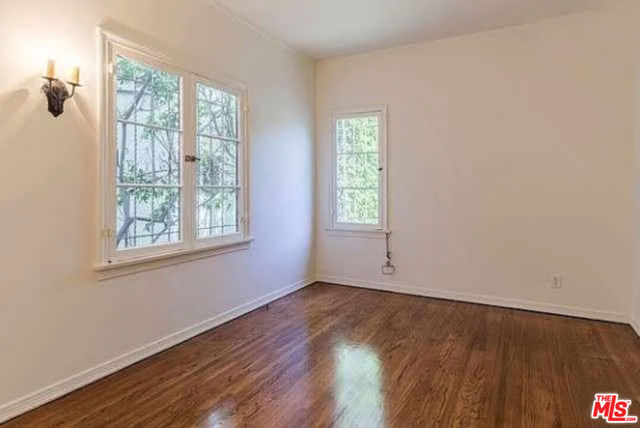 Image 21 of 27 For 9948 Robbins Drive