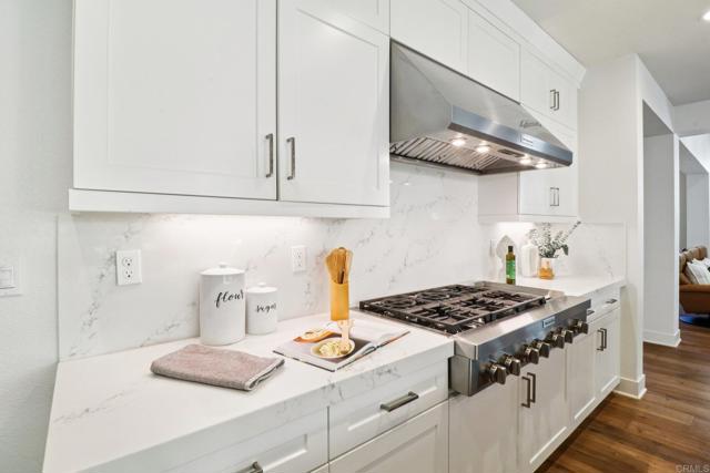 Detail Gallery Image 12 of 33 For 665 Sea Ridge Ct, Encinitas,  CA 92024 - 4 Beds | 3/1 Baths