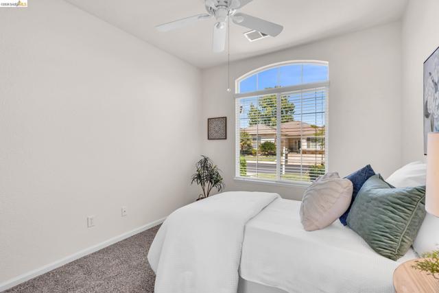 1124 Jonagold Way, Brentwood (CC) CA: https://media.crmls.org/mediaz/04a8c9d9-0564-42fd-9918-12e38a9d977d.jpg