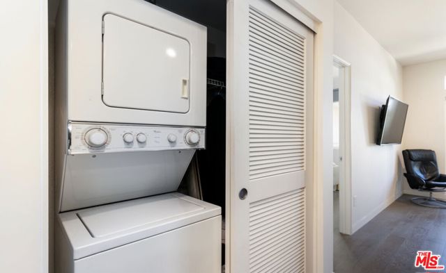13200 Pacific, Playa Vista CA: https://media.crmls.org/mediaz/04a8cc36-db4c-4d90-b41c-d3352dffd5e7.jpg