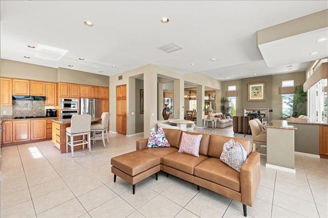 370 Gold Canyon Drive, Palm Desert, CA 92211
