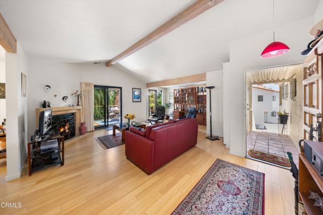 521 E Anapamu Street, Santa Barbara CA: https://media.crmls.org/mediaz/04a97902-2037-4a8c-bf72-7cab291e6990.jpg