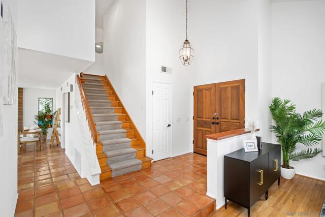 1009 Paseo La Cresta, Chula Vista CA: https://media.crmls.org/mediaz/04a9c2a6-6448-4f5a-8b3c-e19676f86c7b.jpg