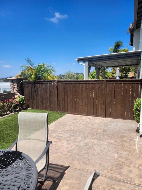 874 Via La Venta, San Marcos CA: https://media.crmls.org/mediaz/04aabc32-e876-416c-8f03-e893015a30f9.jpg