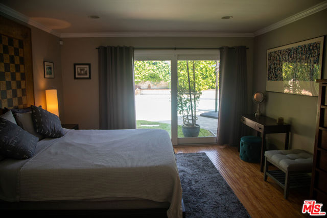 12818 Neon Way, Granada Hills CA: https://media.crmls.org/mediaz/04aaeef5-c3fc-41ff-96d1-bc181e8a47f3.jpg