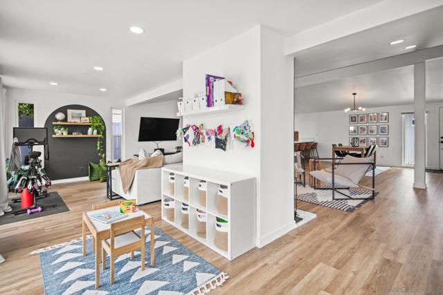 9142 Irvington Ave, San Diego CA: https://media.crmls.org/mediaz/04ab19c4-562c-455f-a9d5-e9dfdb13e312.jpg
