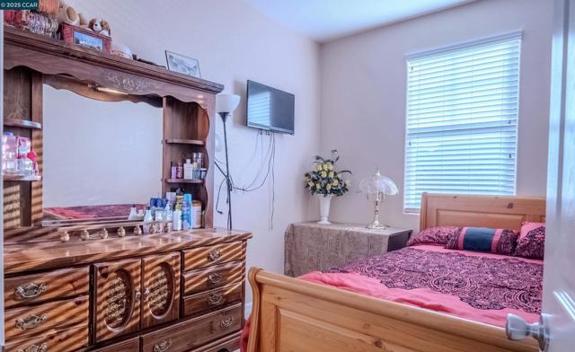 7519 Georgica Way, Sacramento CA: https://media.crmls.org/mediaz/04abc644-588c-44ad-87db-f0c84de73c32.jpg