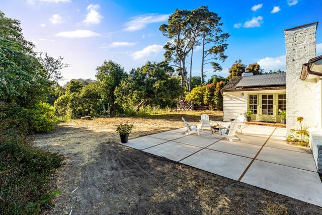 25984 N Mesa Drive, Carmel CA: https://media.crmls.org/mediaz/04abdcbd-efb0-4880-8038-71f245b5460f.jpg