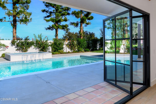 87 Pinecrest Road, Westlake Village CA: https://media.crmls.org/mediaz/04abde92-7719-4803-aff5-114f878db69c.jpg