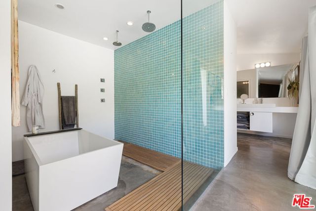 1155 E Mesquite Avenue, Palm Springs CA: https://media.crmls.org/mediaz/04ac7bd9-0ce6-41d4-b6a1-4a914f6c0774.jpg