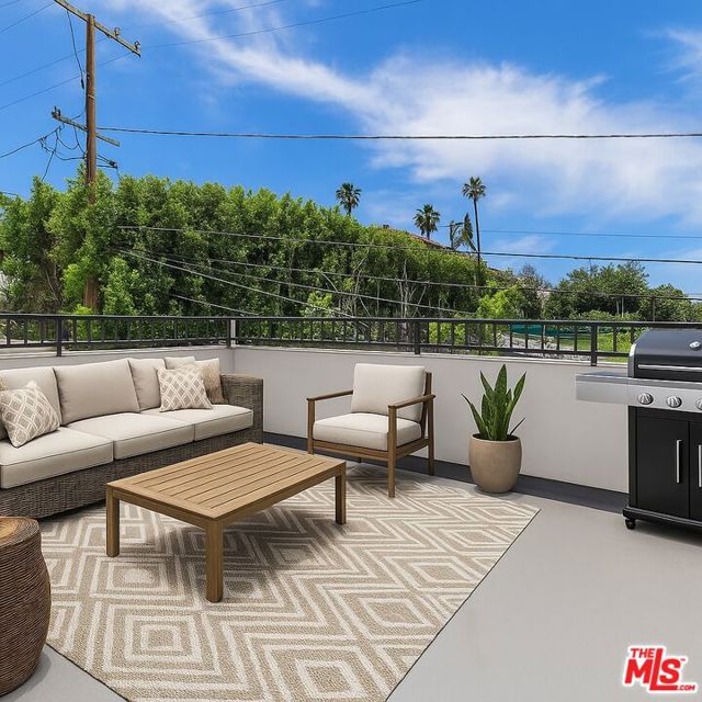4454 Clinton Street, Los Angeles CA: https://media.crmls.org/mediaz/04acbe24-8d83-45a0-8913-3f7e2c8d7d14.jpg