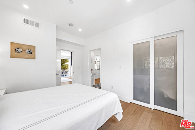 4841 Minden Place, Los Angeles CA: https://media.crmls.org/mediaz/04ad500b-1b68-4ca7-b12d-16d34cc6e271.jpg
