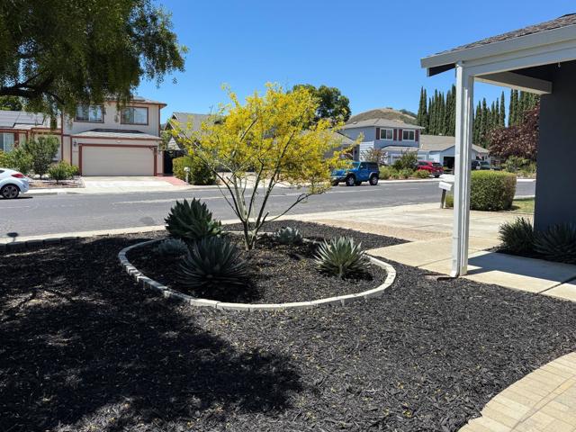 15120 Venetian Way, Morgan Hill CA: https://media.crmls.org/mediaz/04ad5579-61bd-4ae8-9c85-bc2a70f6a78c.jpg