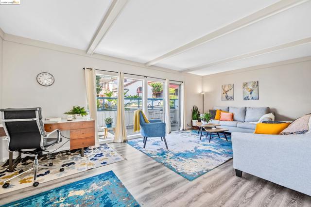 Image 15 of 32 For 2634 Virginia St  14