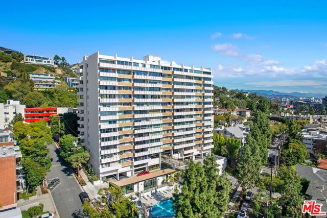 8787 Shoreham Drive, West Hollywood CA: https://media.crmls.org/mediaz/04adbc77-8f6d-415e-8008-b80f24b93212.jpg