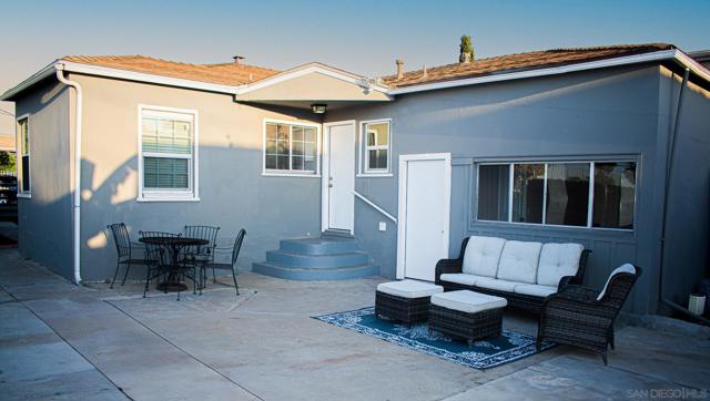 4092 Winona Ave, San Diego CA: https://media.crmls.org/mediaz/04ae80ce-0bfc-4a96-b042-0dafdfbc4f1d.jpg