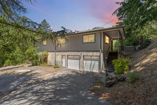 24895 Skyland Road, Los Gatos CA: https://media.crmls.org/mediaz/04aeb989-2618-4953-a24b-8e76bd8f46b9.jpg