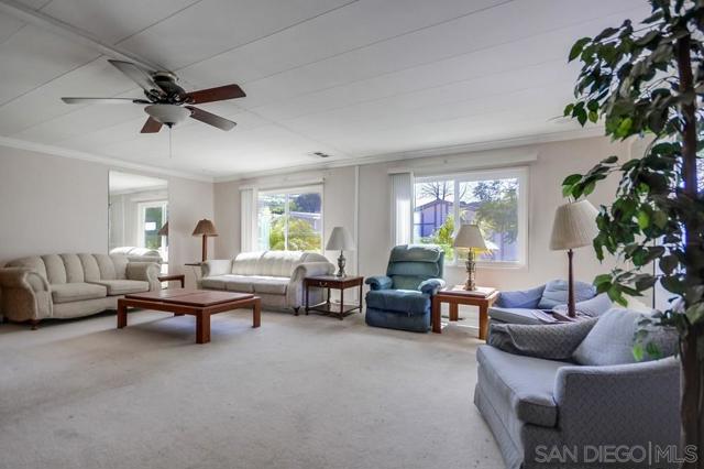 14215 Pecan Park Ln, El Cajon CA: https://media.crmls.org/mediaz/04af2049-1129-4ed9-b096-7924f842f8a9.jpg